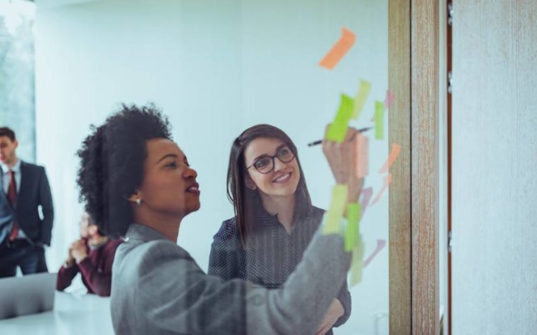 Cómo hacer un plan de ascensos laborales