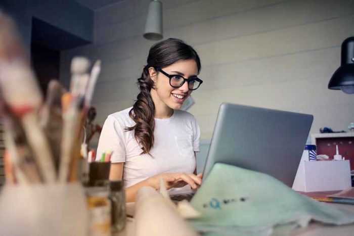 Existen muchos puntos positivos para que contrates a un becario o practicante a tu empresa. Conoce estos beneficios y cómo poder contratarlo